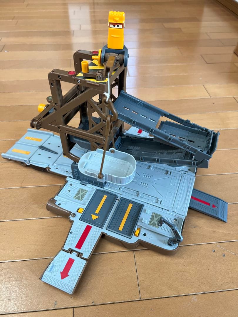 トミカ　基地に変身！メーター