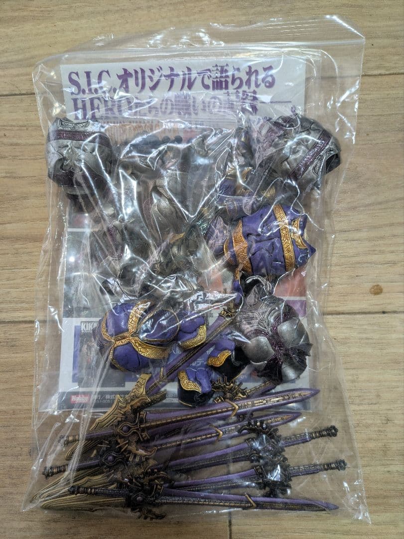 SIC仮面ライダークウガ1体で予備パーツとライジングフォーム セット武器画像あり
