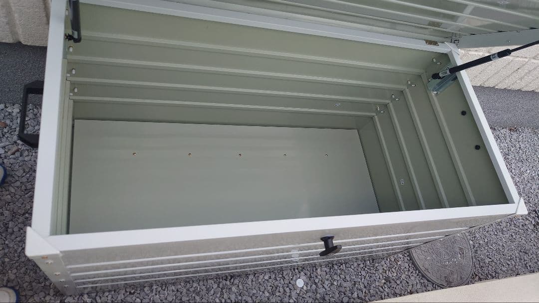 現品引取　完成品　鍵付き物置　収納ボックス 350L 屋外用