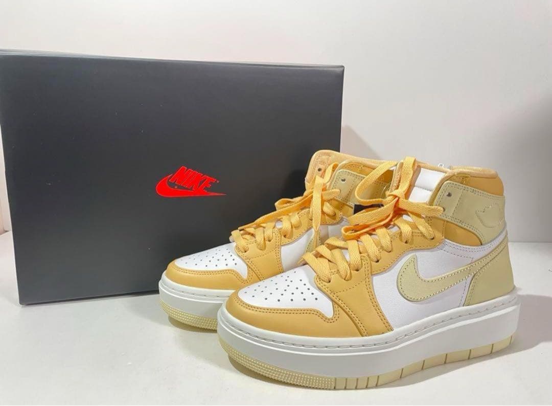 シューズ(女性用) Nike WMNS Air Jordan 1 High Elevate
