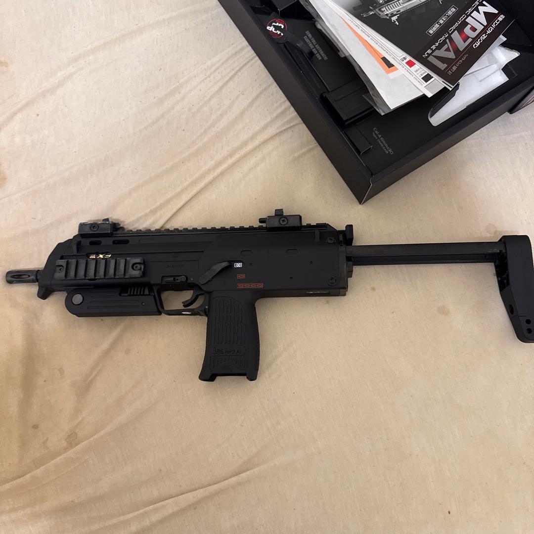 東京マルイ製 MP7A1 サブマシンガン バッテリー付き サバゲー 18禁 黒