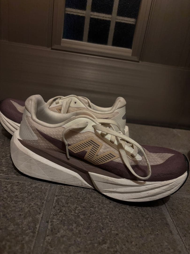New Balance FuelCell V5 値下げしました