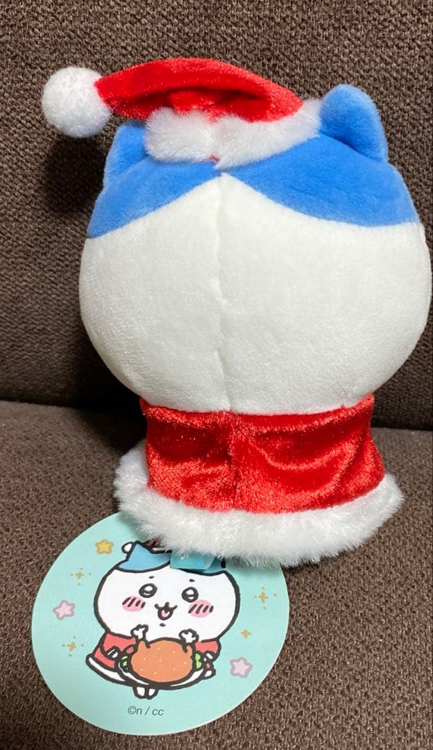 ちいかわ サンタさんだ！持ちますマスコット ハチワレ
