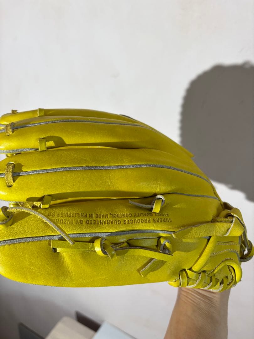 Mizuno Global Elite グローブ 右投げ イエロー　軟式