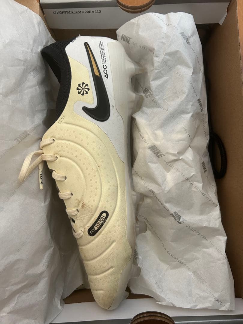 Nike サッカースパイクティエンポ10FG