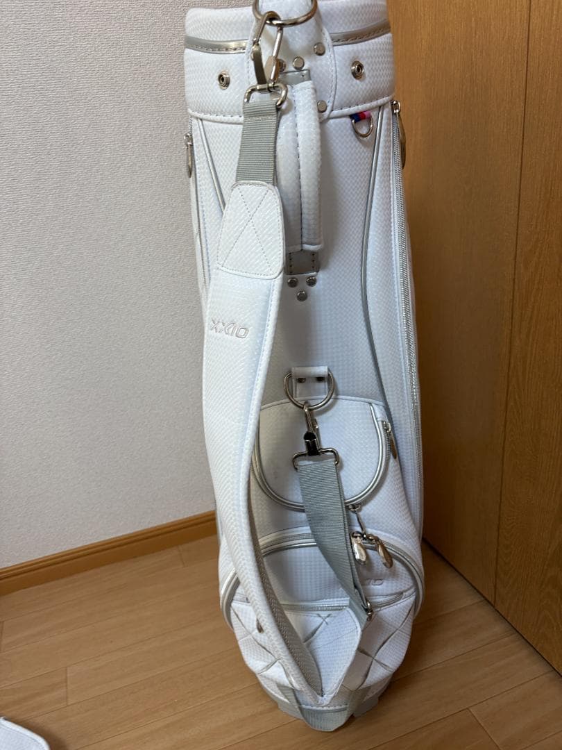 ダンロップ XXIO ゼクシオ キャディバッグ ホワイト ゴルフバッグ