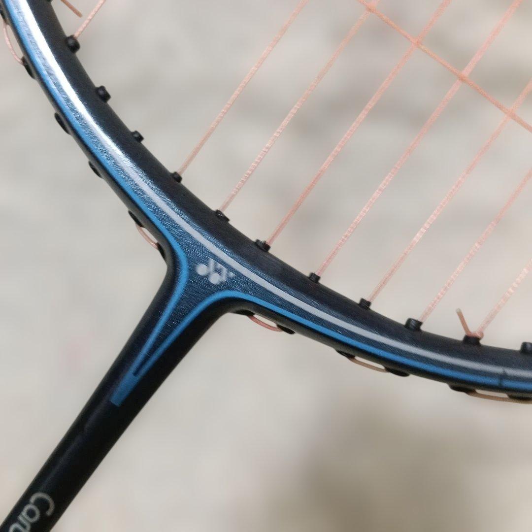 ヨネックスバトミントンラケットAEROTUS 40ケース付　カーボネックス14