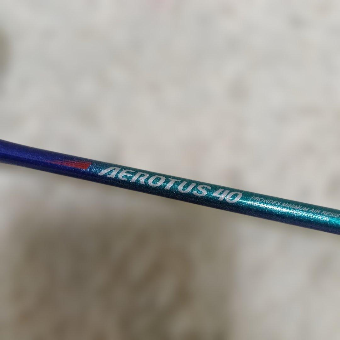 ヨネックスバトミントンラケットAEROTUS 40ケース付　カーボネックス14