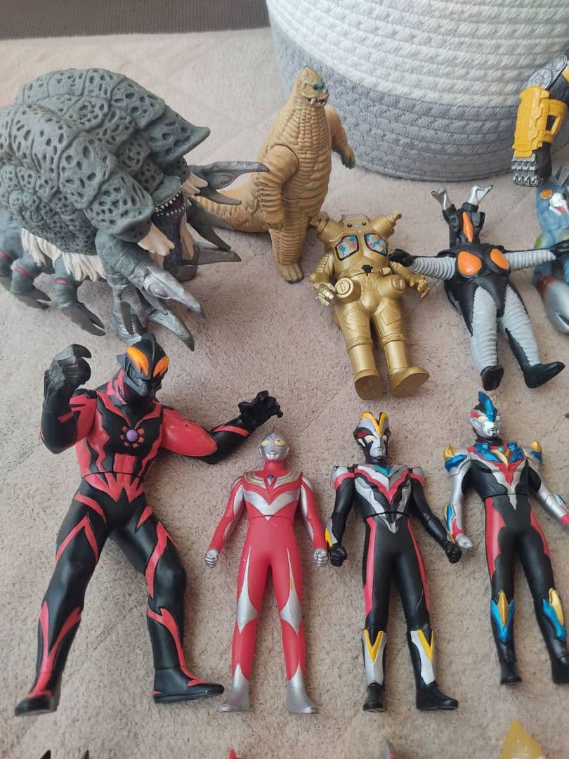 ウルトラマン ソフビ フィギュア 大量 まとめ売り 怪獣 宇宙人