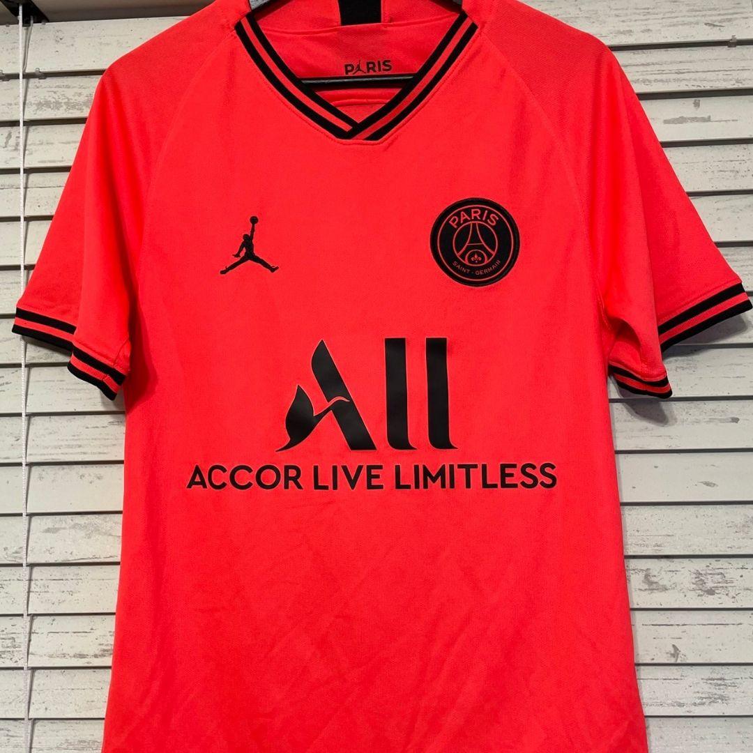 Paris Saint-Germain Jordan シャツ 赤