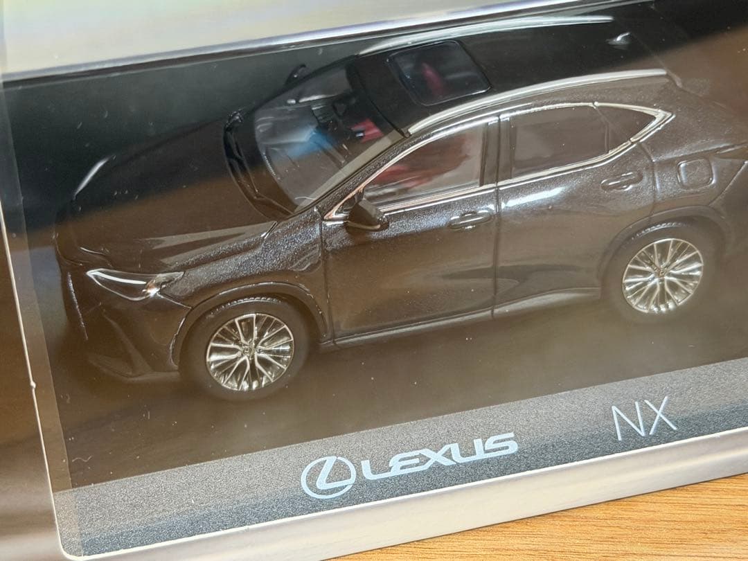 Lexus NX 1/43 ミニカー ブラック