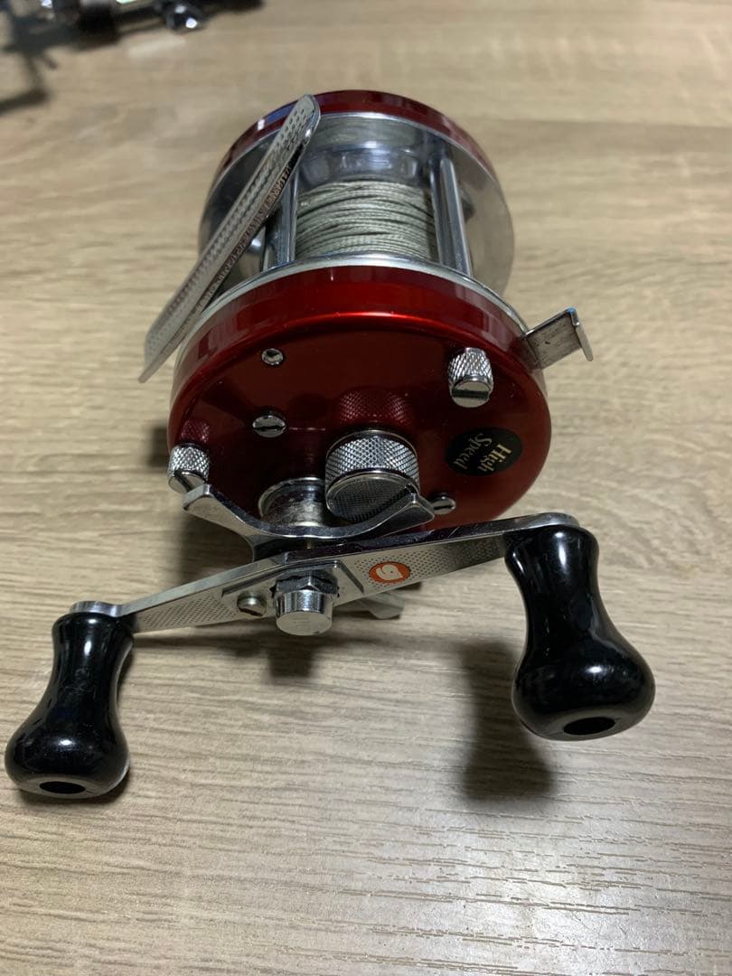 ABU アンバサダー 5500 チェリーレッド