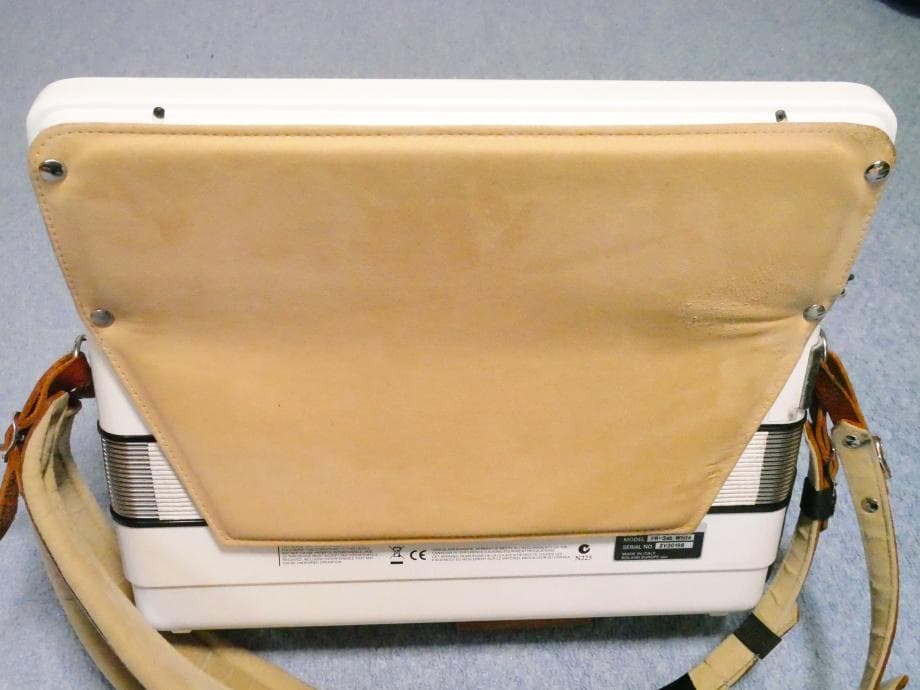 ローランドVアコーディオン　FR-3sb