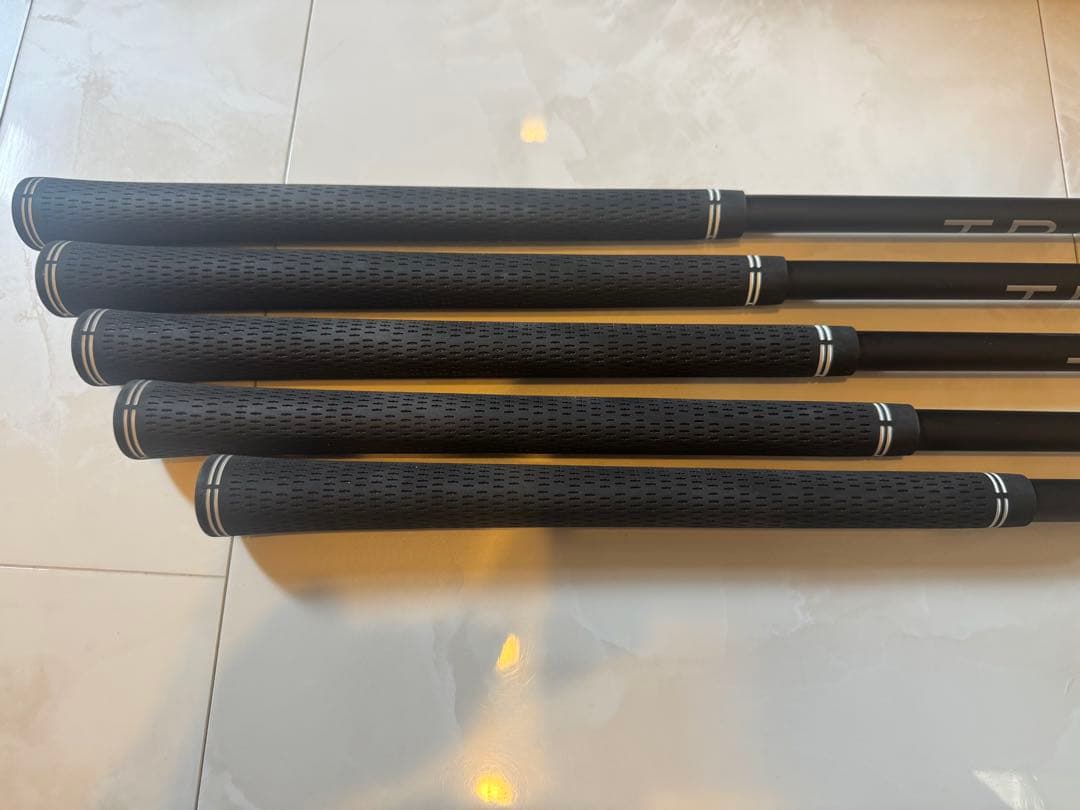 美品　スリクソンZXi5 5本 6i〜PW トラビルi85 S