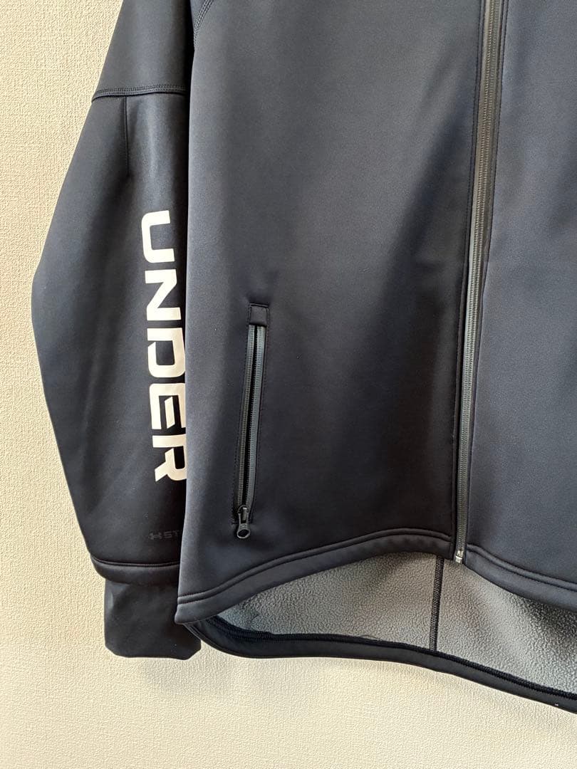 Under Armour フード付きジャケット ブラック