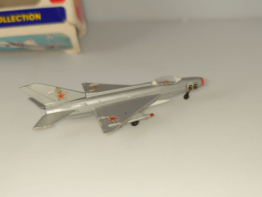 当時物 バックマン トミー ミニプレーン 航空機模型 MIG-21C 戦闘機