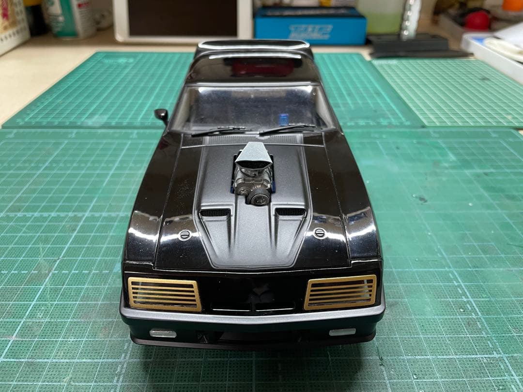 マッドマックス　インターセプター　オートアート製　1/18ミニカー