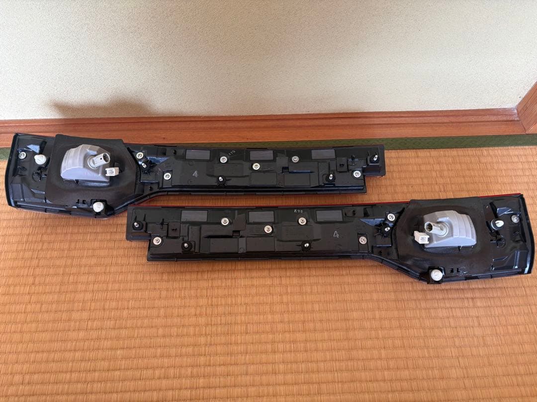 Hond VEZEL e:HEV Zテールランプ リアゲート 左右セット