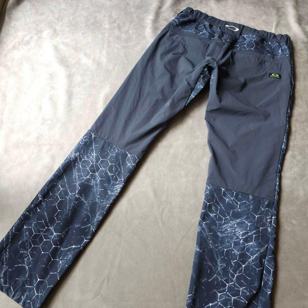 【オークリーゴルフ】蓄熱HEAT×防風 グラフィックデザイン 秋冬ゴルフバンツM