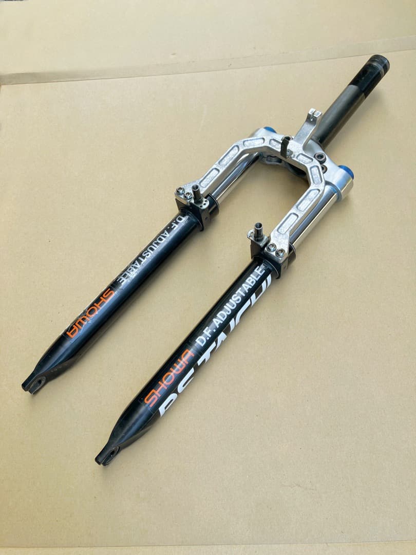 SHOWA RS タイチ　フロントサスペンション