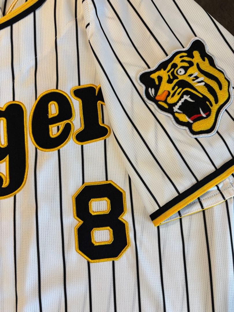 Hanshin Tigers ユニフォーム SATO 8 Lサイズ　佐藤輝明