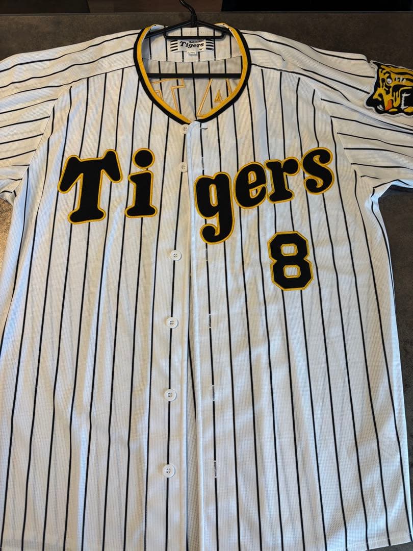 Hanshin Tigers ユニフォーム SATO 8 Lサイズ　佐藤輝明