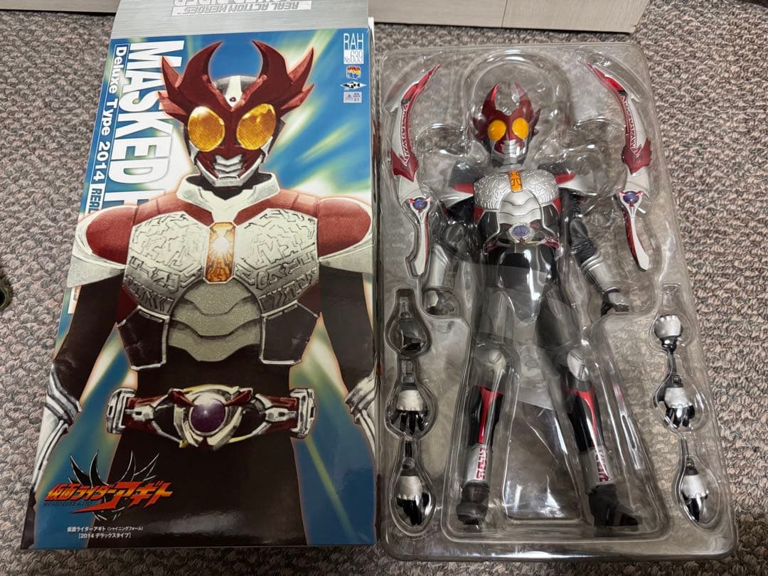 RAH DX 仮面ライダーアギト シャイニングフォーム