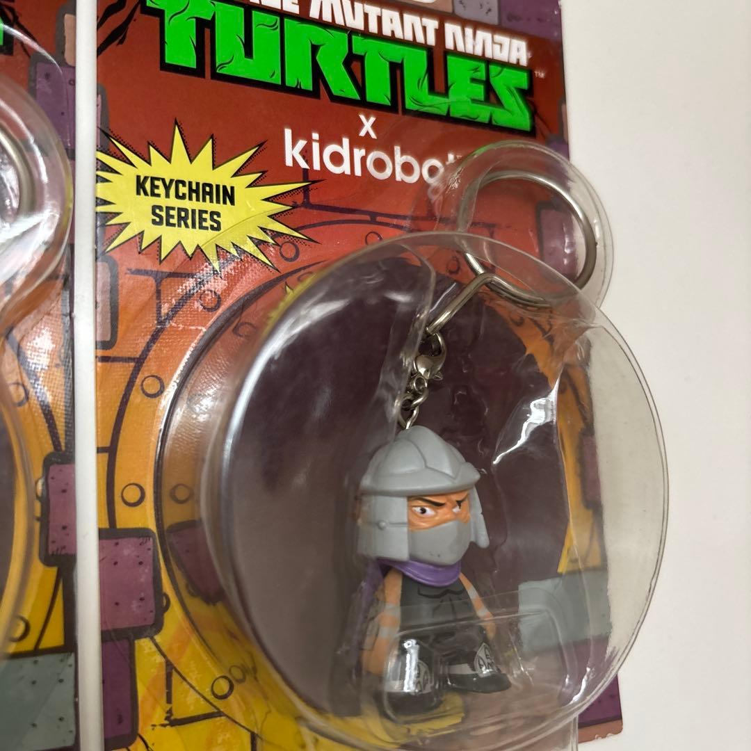 タートルズ kidrobot キーホルダー