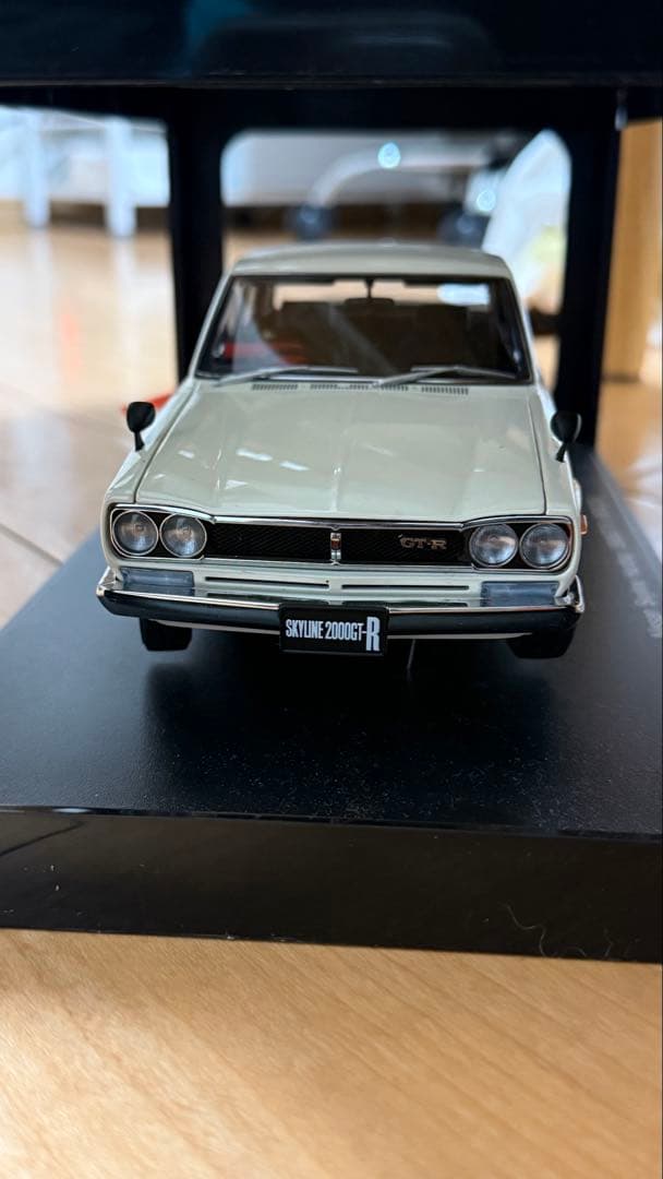 オートアート 1/18 スカイライン GT-R (KPGC10) ホワイト