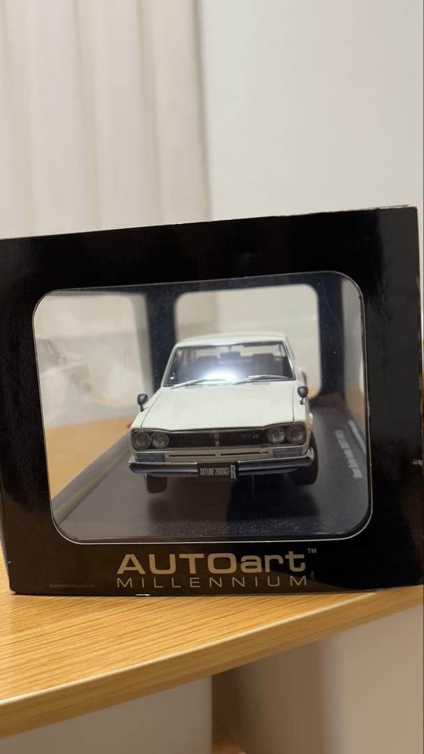 オートアート 1/18 スカイライン GT-R (KPGC10) ホワイト