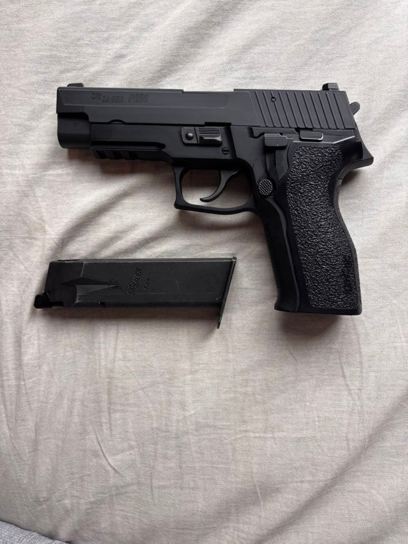 東京マルイ P226E2　ガスブローバック　エアガン　警察装備　サバゲー