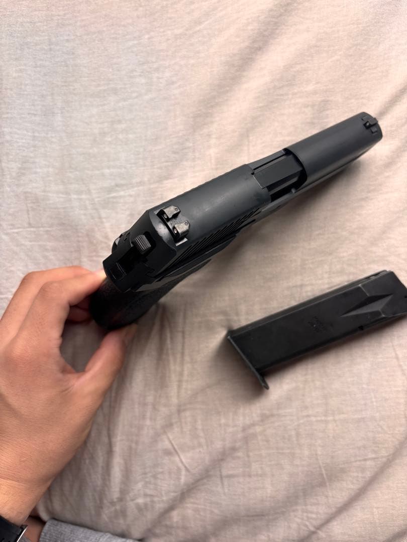 東京マルイ P226E2　ガスブローバック　エアガン　警察装備　サバゲー