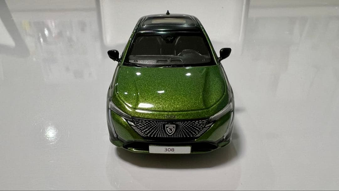 プジョー　308 1/43 ミニカー　ノレブ　オリビングリーン