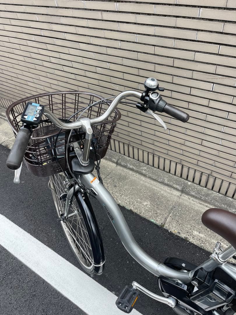 12.3ahヤマハパスwith電動アシスト自転車 シルバー 前バスケット付き