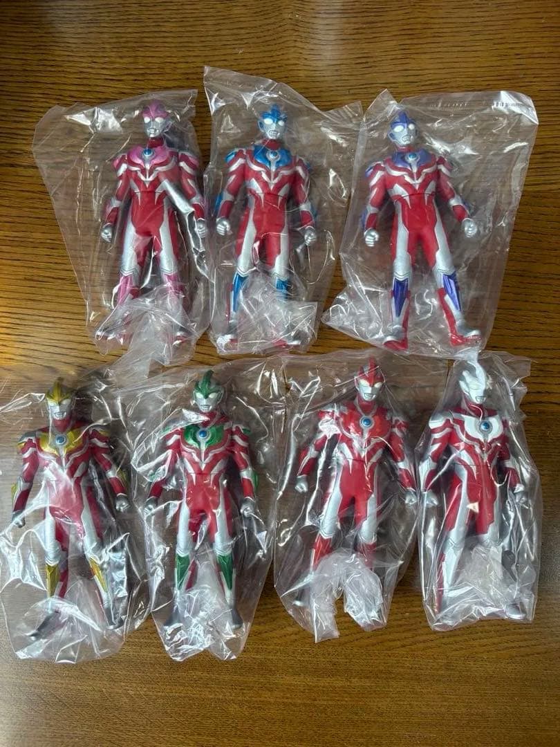 ブガッティバッ商品　ウルトラマンギンガセブンカラーコレクション