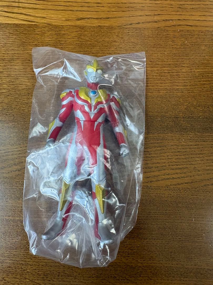 ブガッティバッ商品　ウルトラマンギンガセブンカラーコレクション