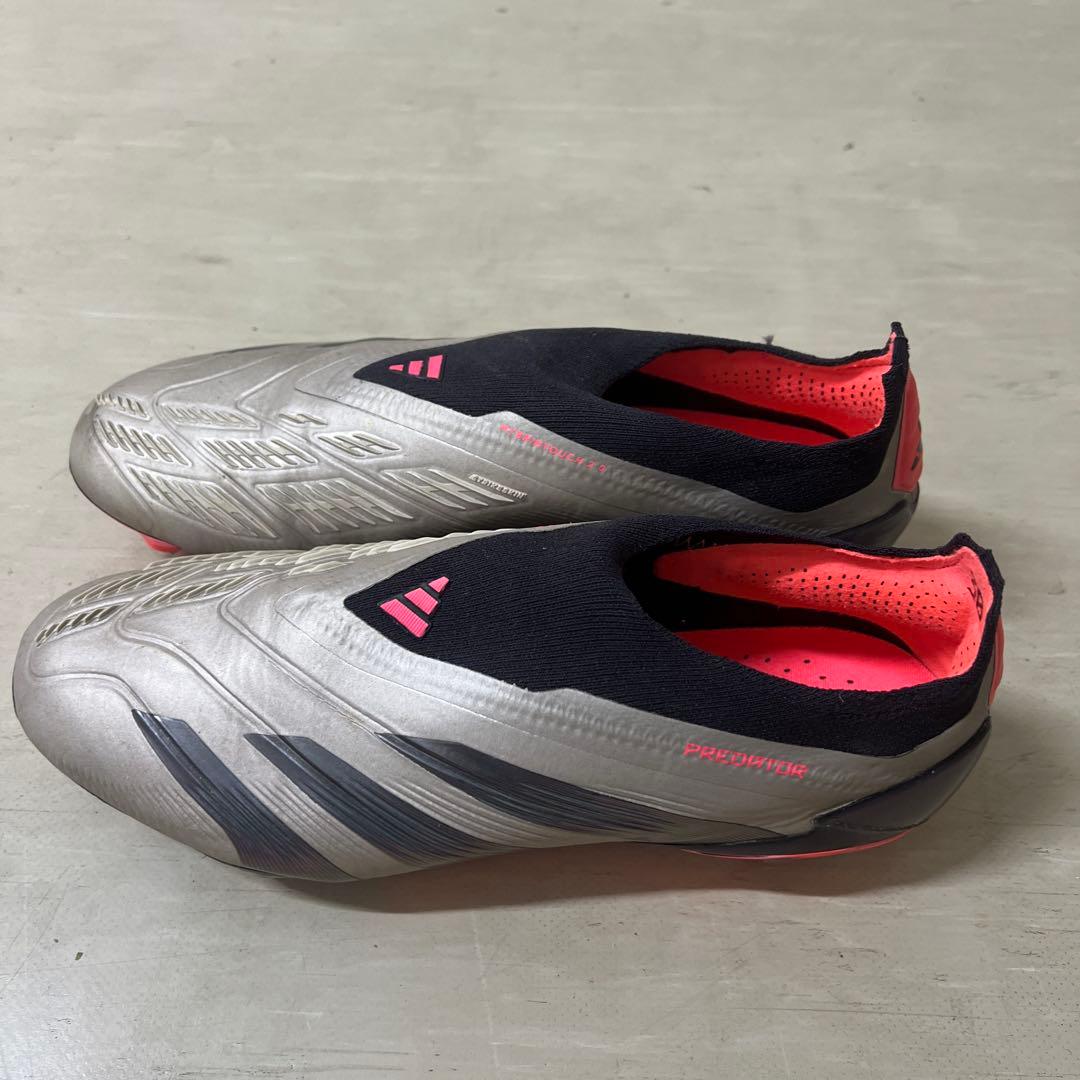 adidasプレデター ELITE レースレス SG