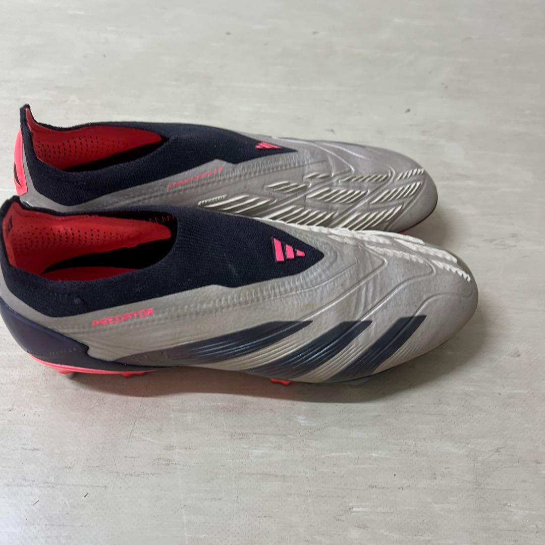 adidasプレデター ELITE レースレス SG