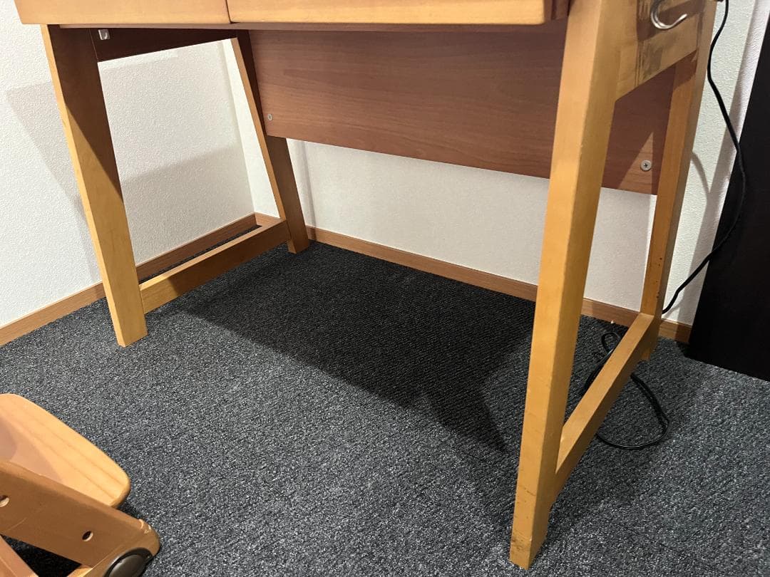 ITOKI 学習机 & 椅子