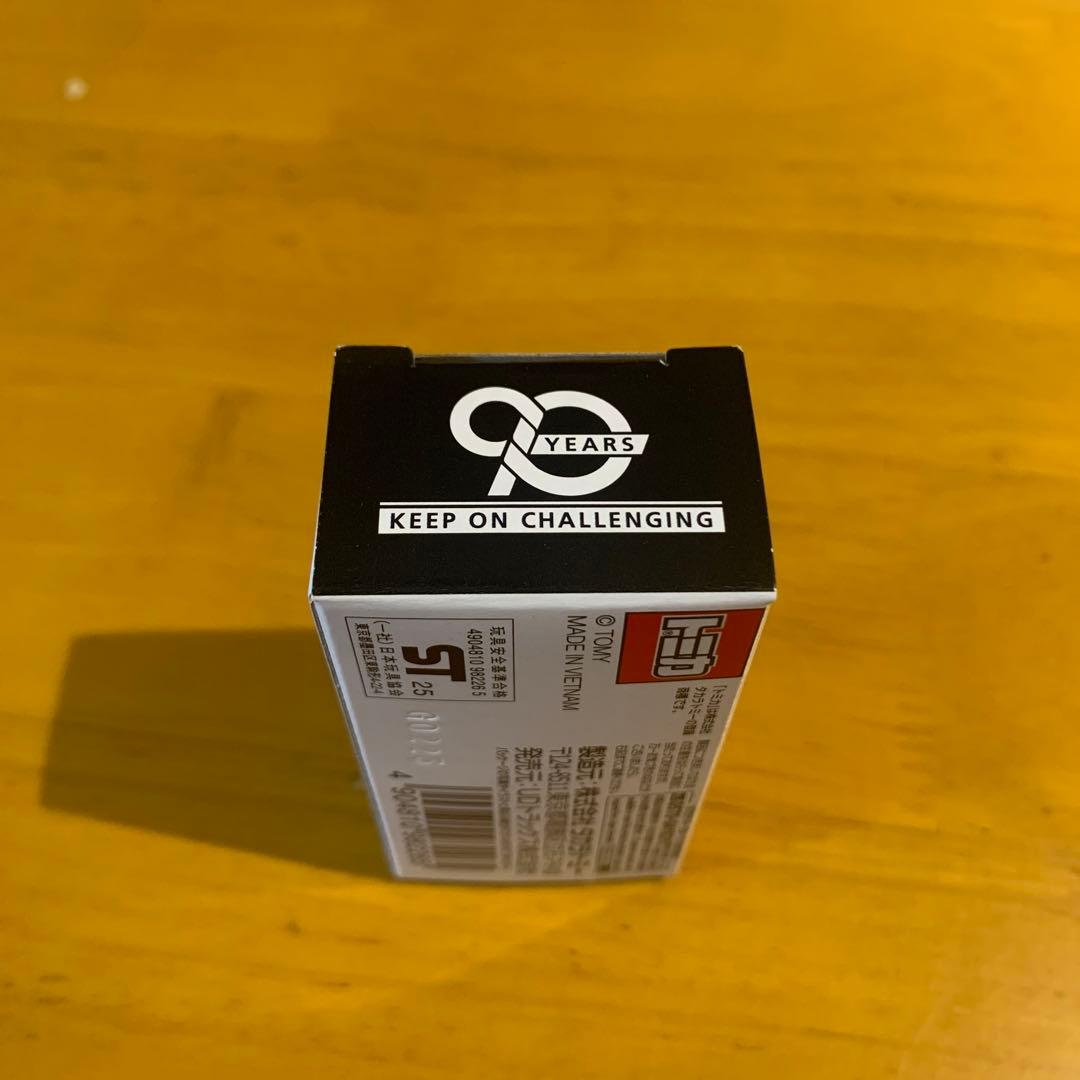 UDトラックス90周年記念Quonトミカ