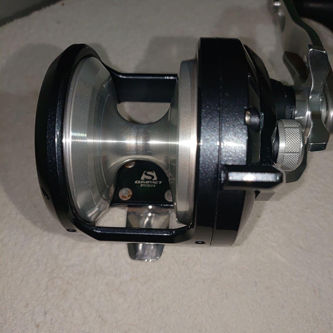 SHIMANO TORIUM 2000HG ベイトリール