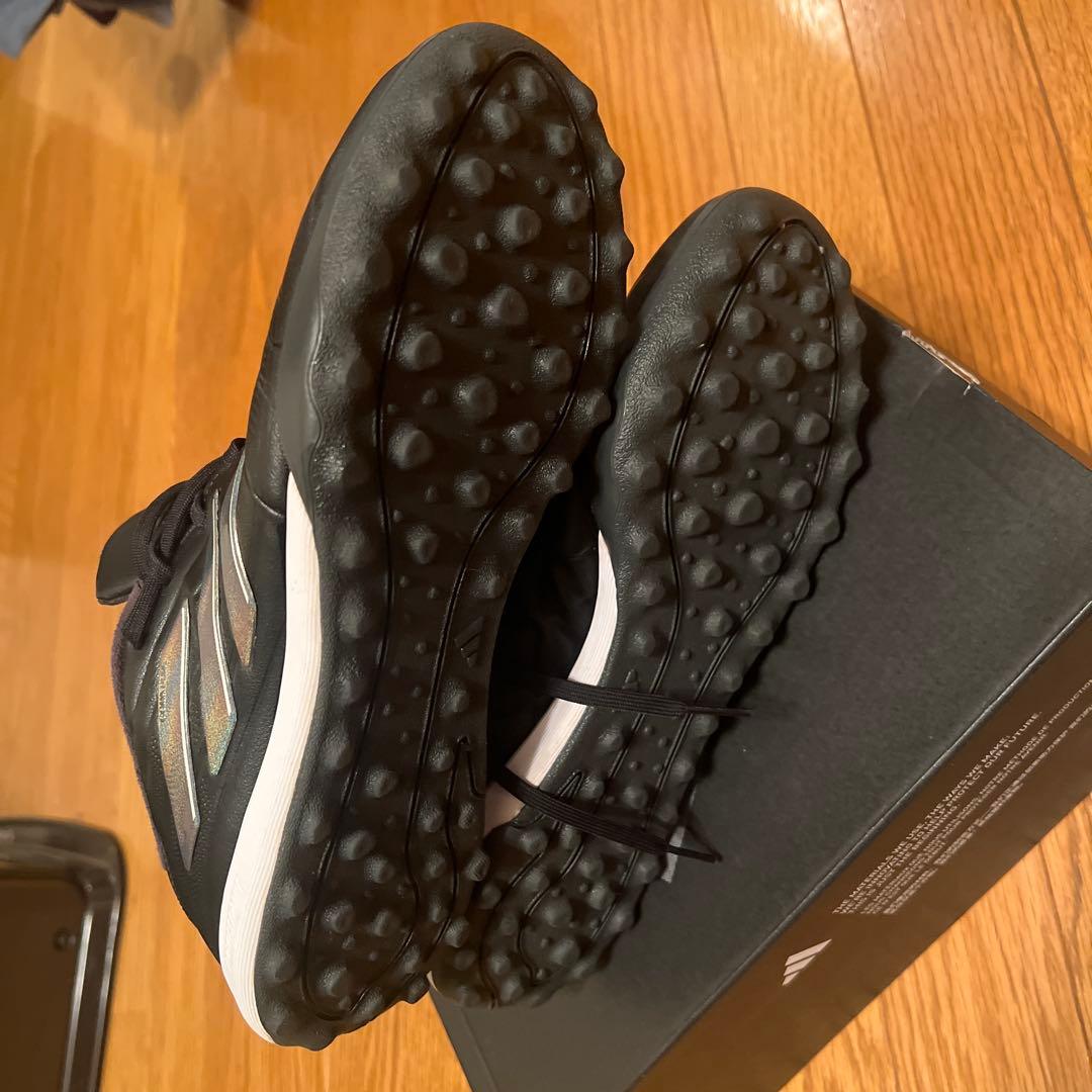 こちらは Adidas Copa Pure TF（サイズ27.0cm）