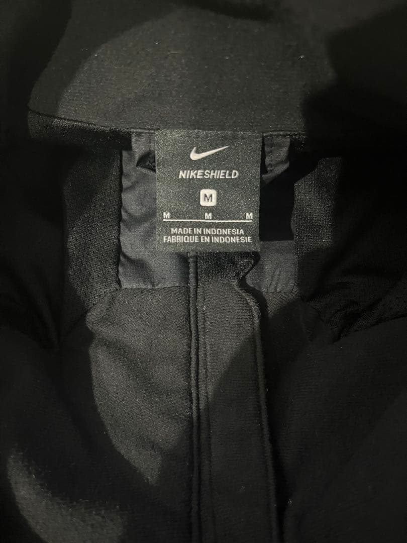 Nike Shield ピステ・ウィンドブレーカー Mサイズ ブラック