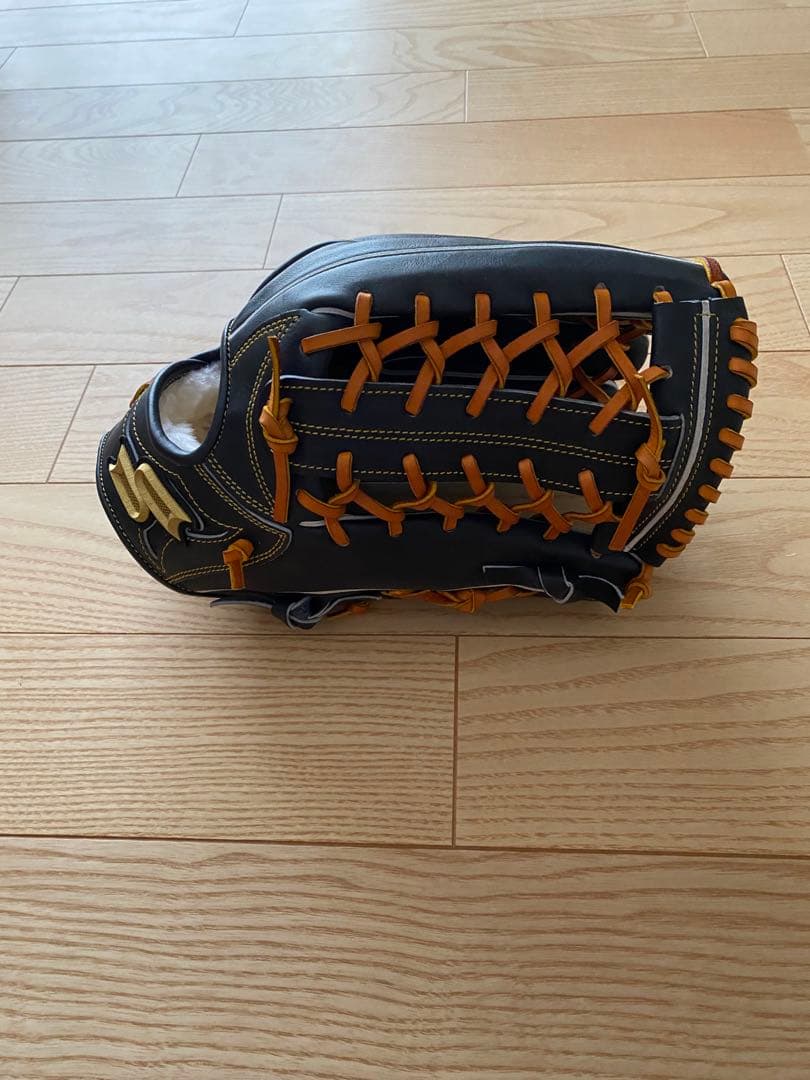 エスエスケイ硬式外野手用グローブ