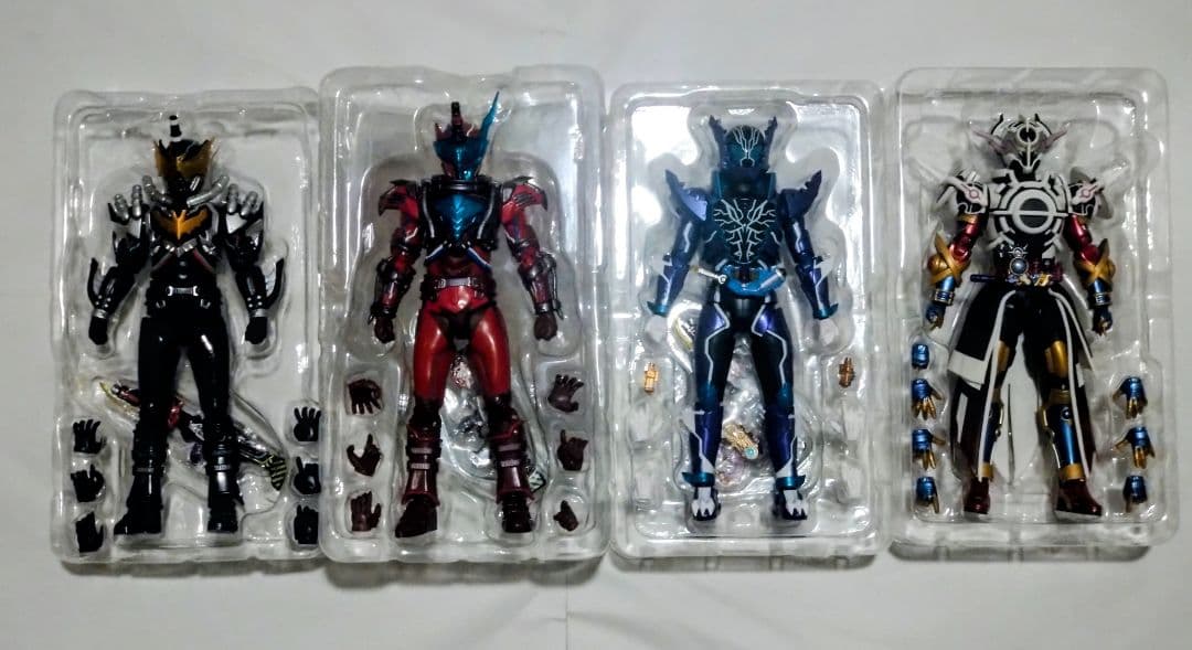 仮面ライダーローグ、ナイトローグ等 計4体セット