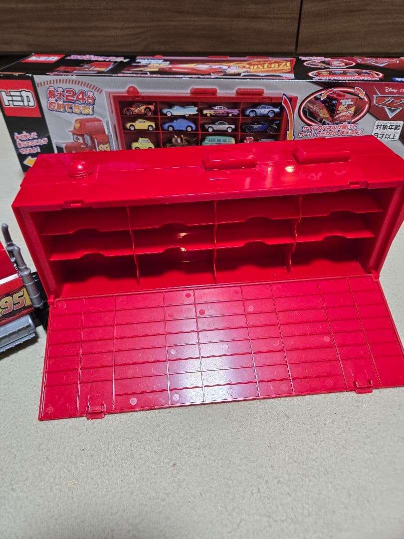 カーズトミカ たくさんのせよう！大きなマック　カーズ3タイプ