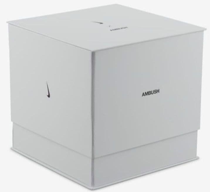 【限定コラボ】NIKE x AMBUSH サッカーボール メタリックシルバー