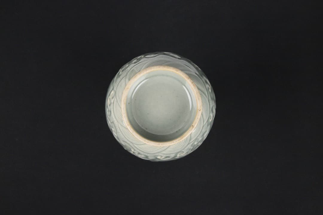 中国美術 宋　明 龍泉窯 青磁 陽刻龍紋 瓶 古磁器 時代品 ENM23-4
