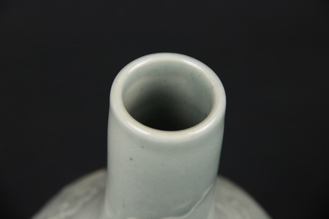 中国美術 宋　明 龍泉窯 青磁 陽刻龍紋 瓶 古磁器 時代品 ENM23-4