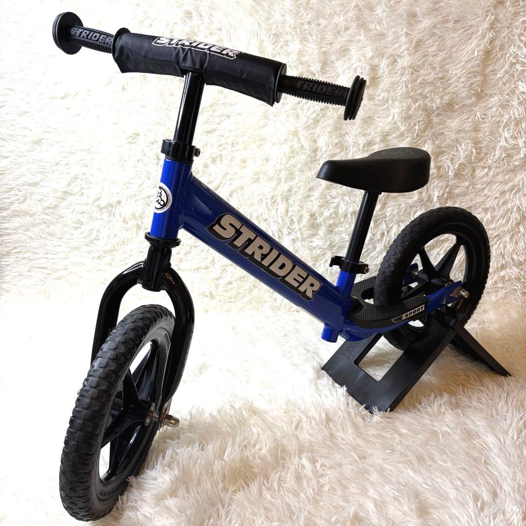美品✨STRIDER ストライダー スポーツ ブルー 12インチ スタンド付き